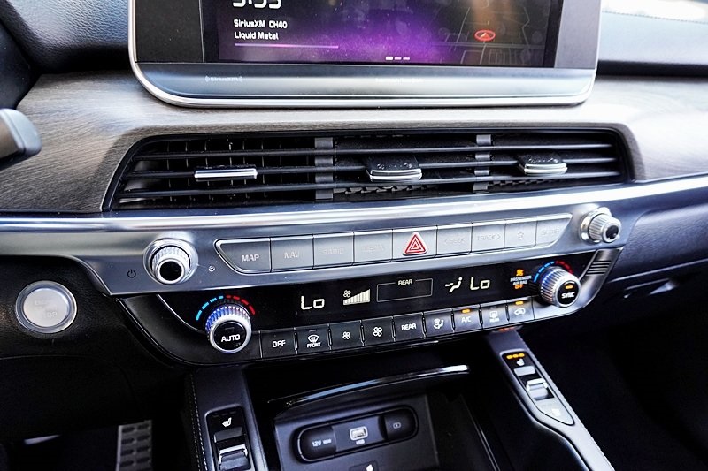 Used 2022 Silver Kia SX image 31