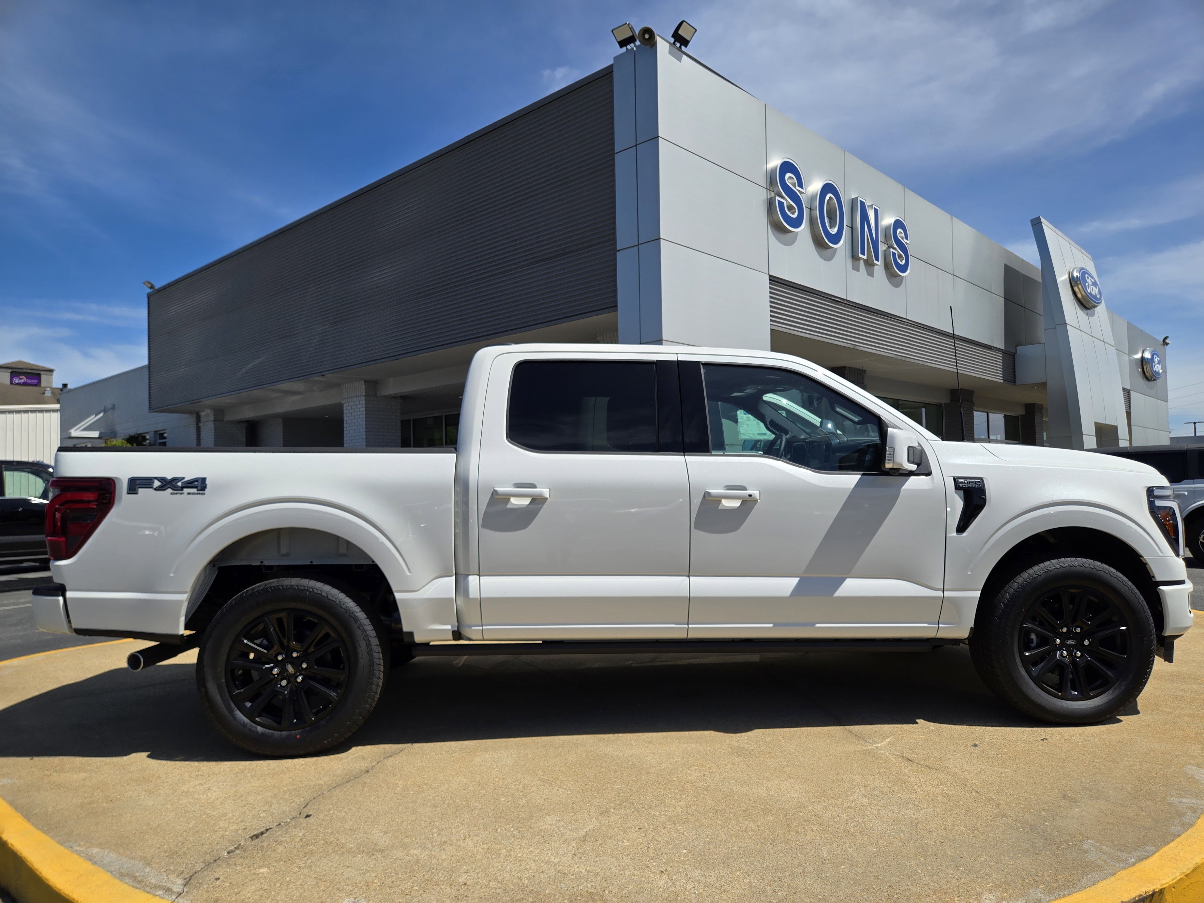 2025 Ford F-150 Platinum photo 3