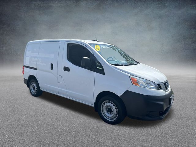 2017 Nissan NV200 S photo 2