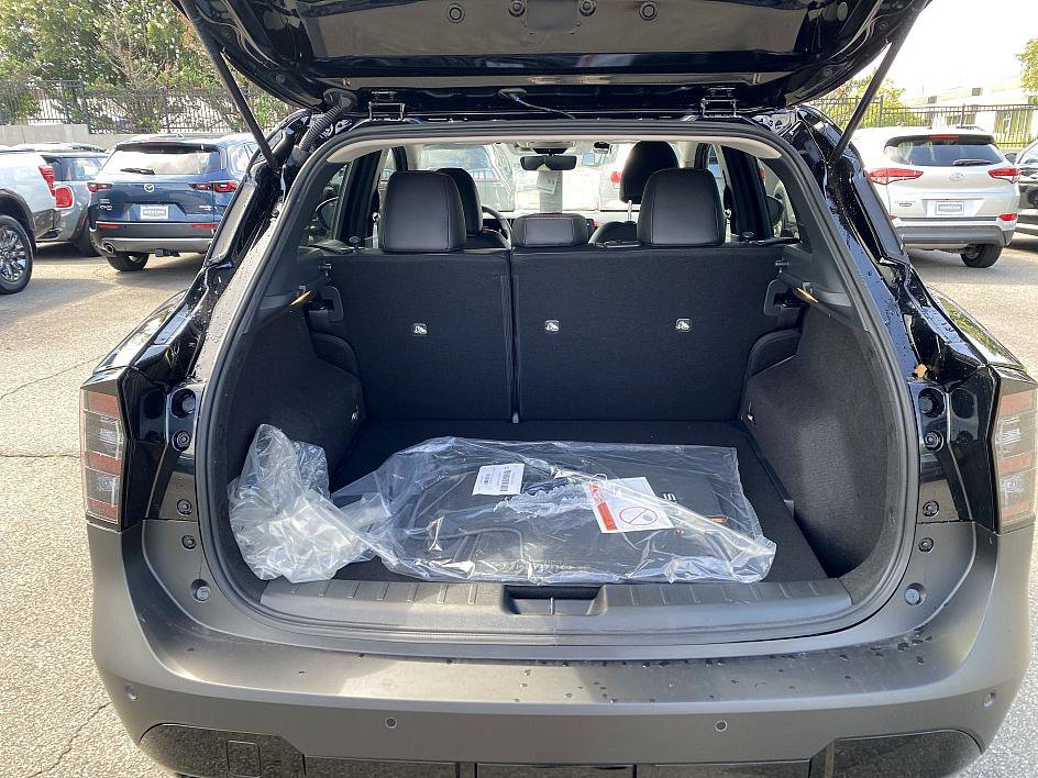 2025 Nissan Kicks SR photo 21