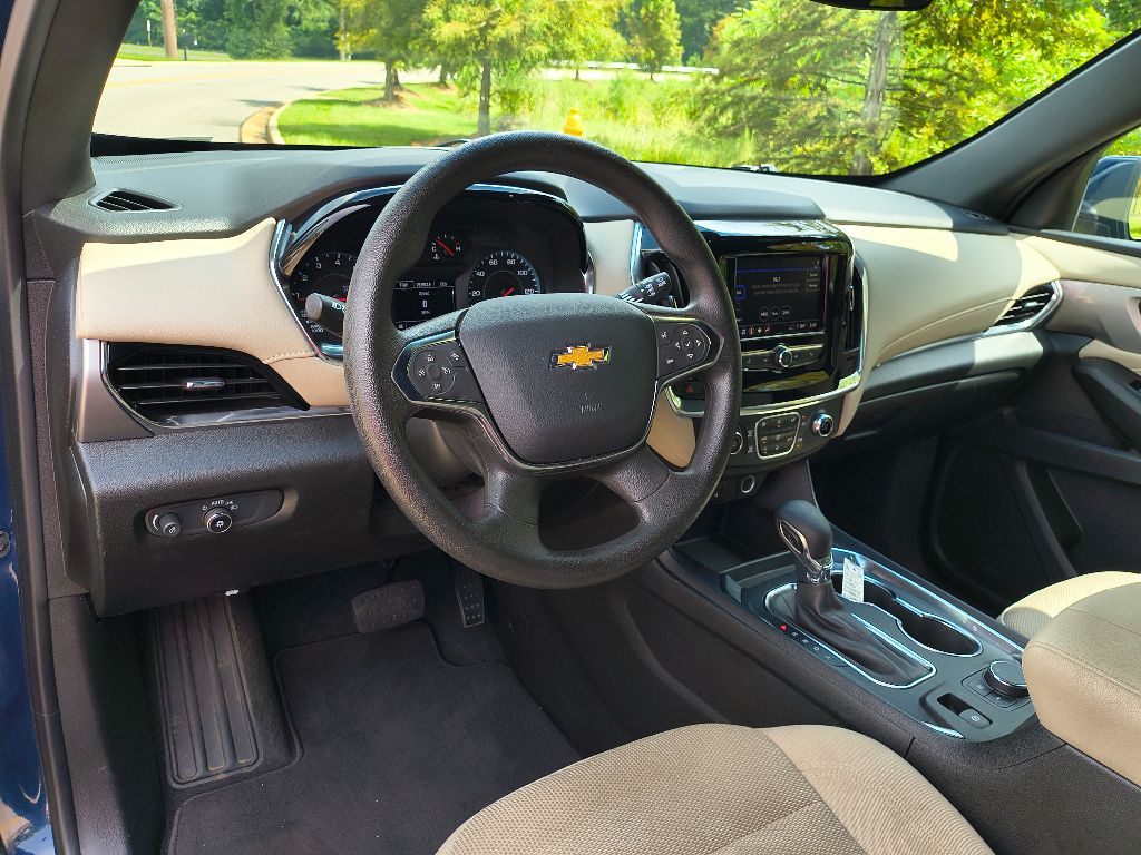 2022 Chevrolet Traverse LS photo 17
