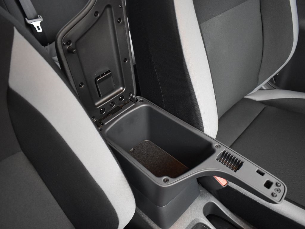 2025 Nissan Versa 1.6 S photo 23