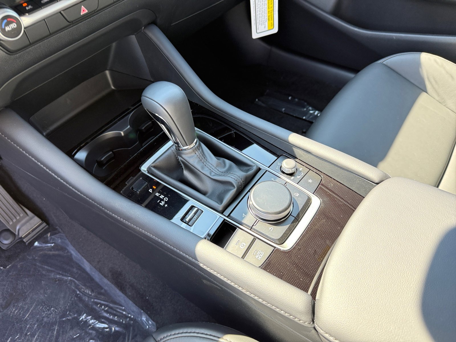 2025 Mazda Mazda3 2.5 Select Sport photo 13