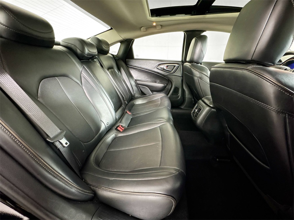 2015 Chrysler 200 C photo 14