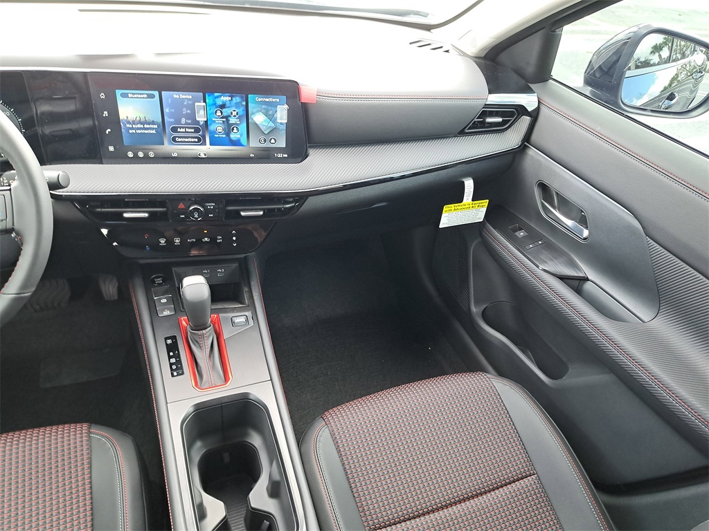 2026 Nissan Kicks SR photo 17