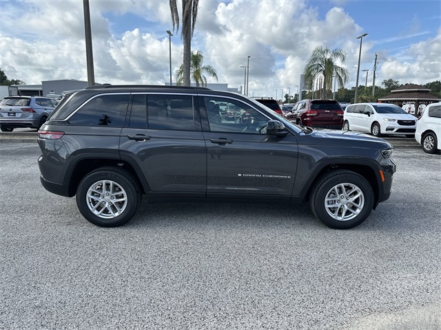 2025 Jeep Grand Cherokee Laredo X photo 3