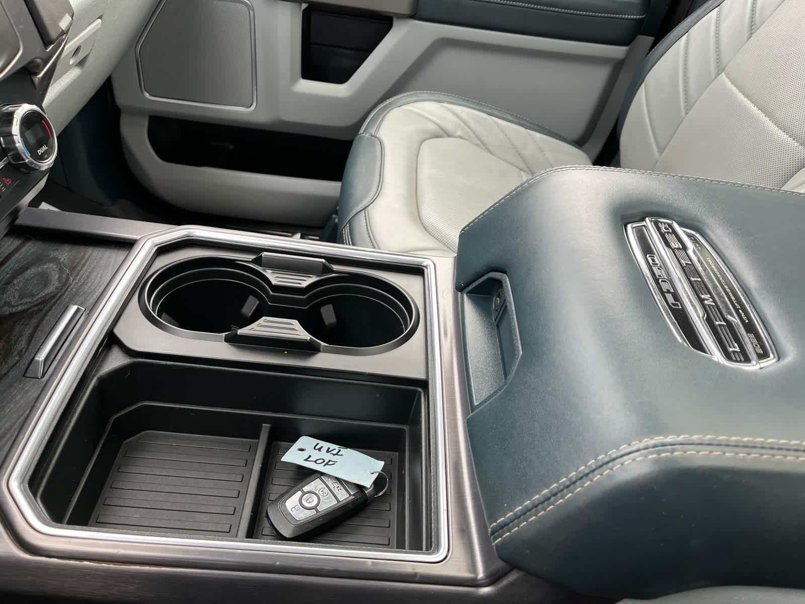 2022 Ford F-350 Limited photo 30