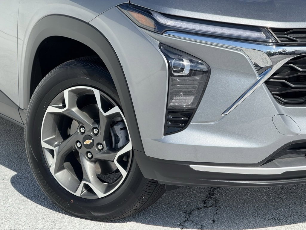2024 Chevrolet Trax LT photo 8