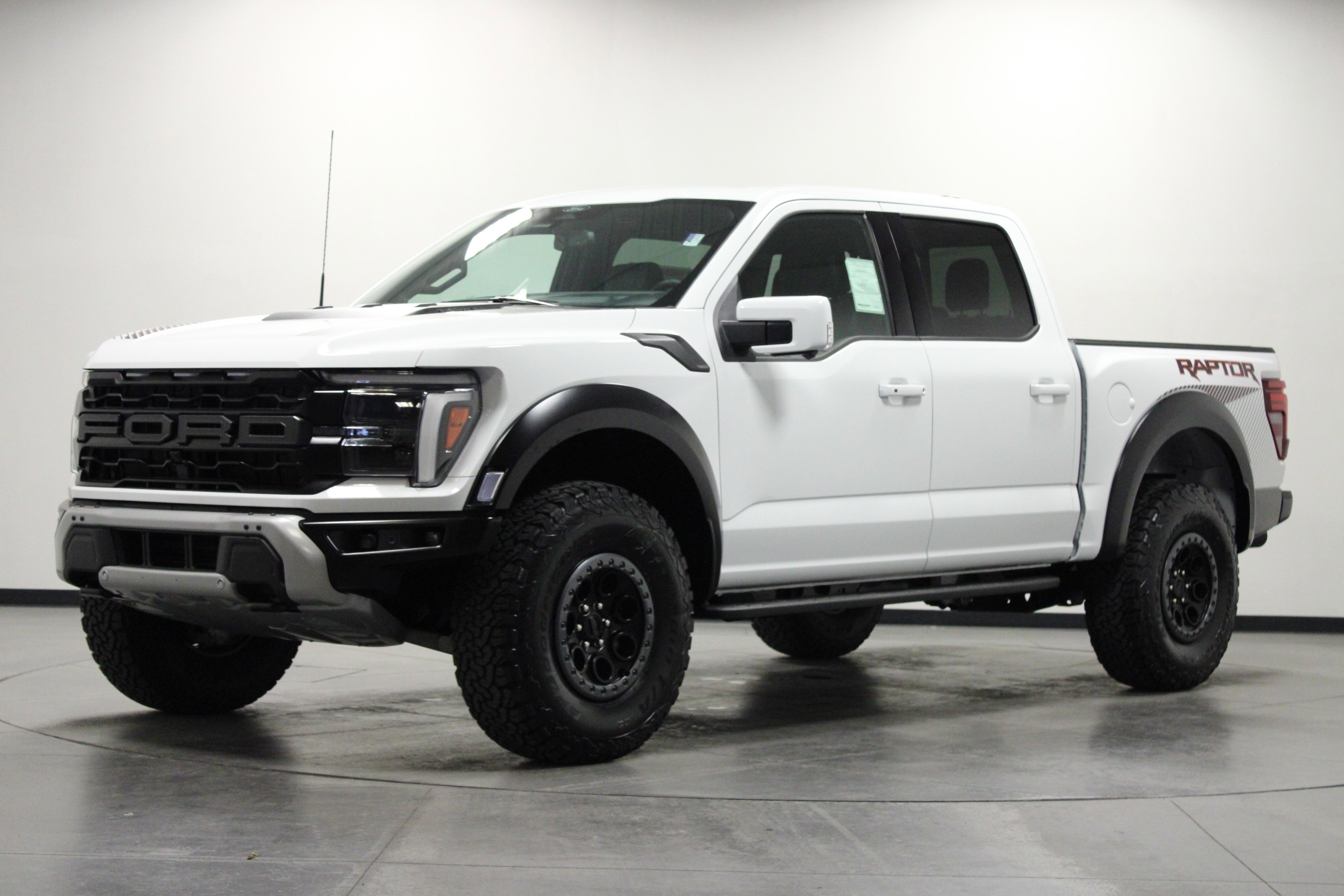 2025 Ford F-150 Raptor photo 7