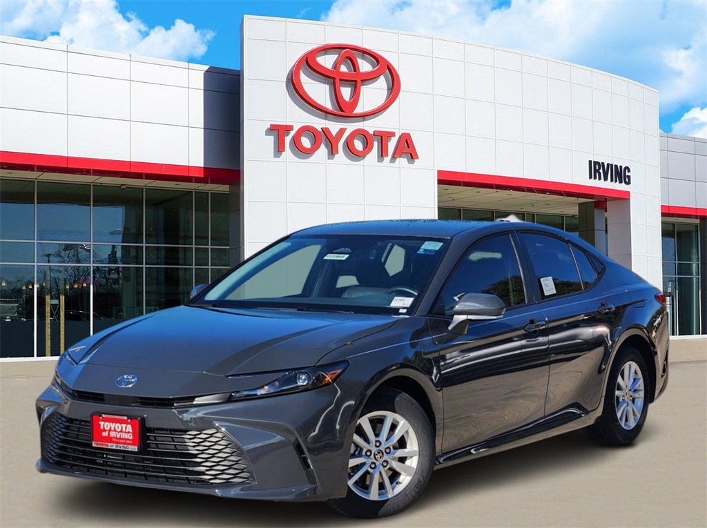 2026 Toyota Camry LE's photo