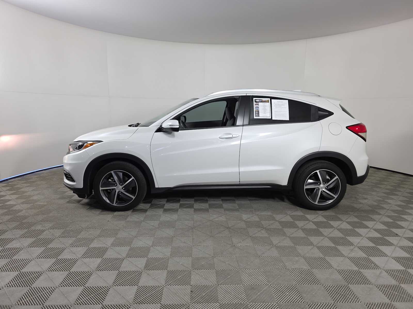 2022 Honda HR-V EX-L photo 3