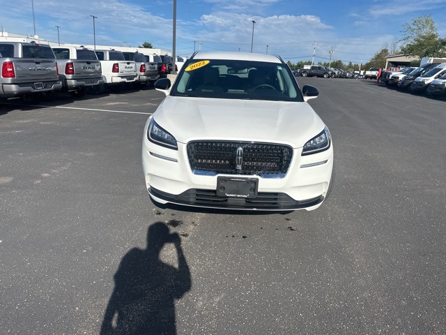 2022 Lincoln Corsair Standard photo 2