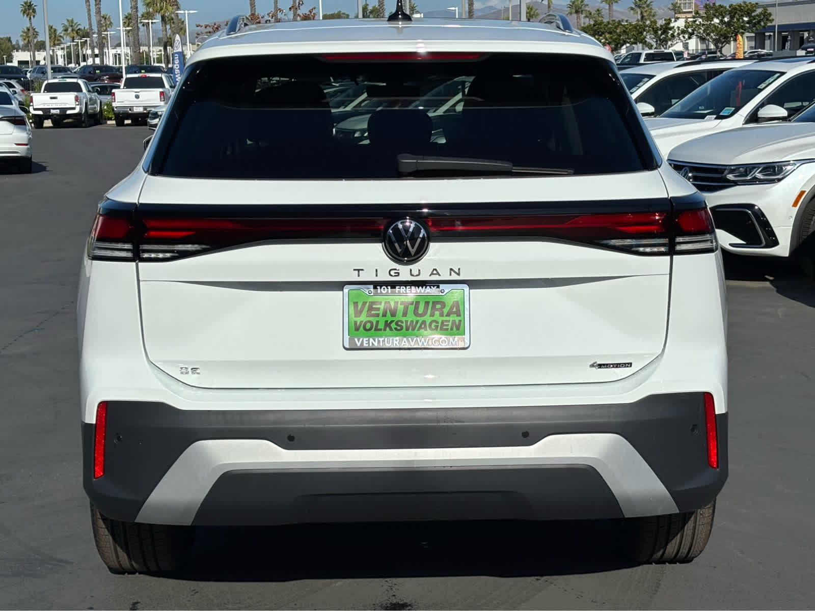 2026 Volkswagen Tiguan SE photo 3