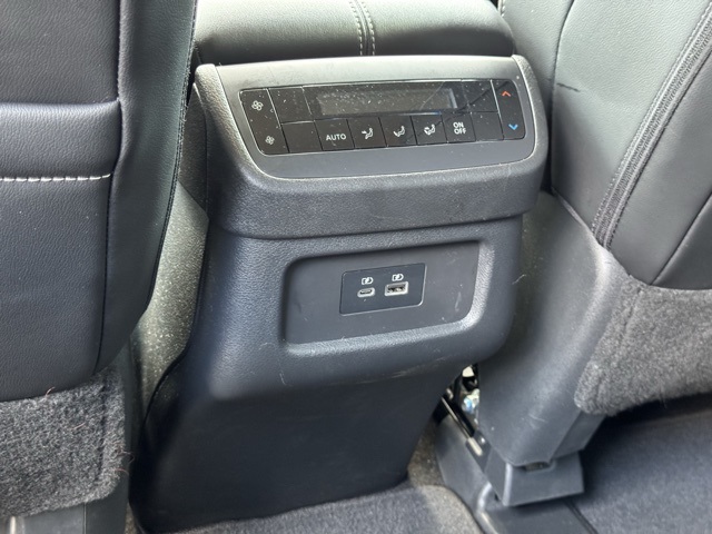 2024 Nissan Pathfinder SL photo 28