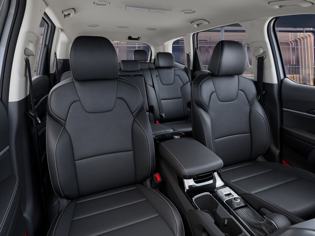 2025 Kia Telluride LX photo 12