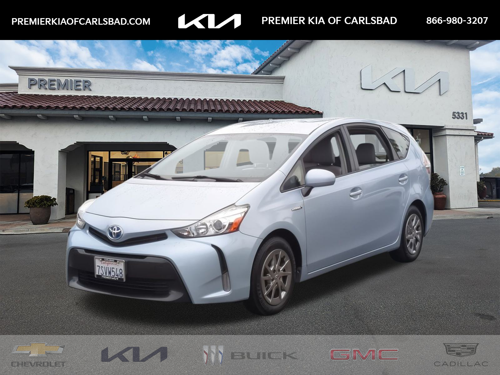 2016 Toyota Prius v Five's photo
