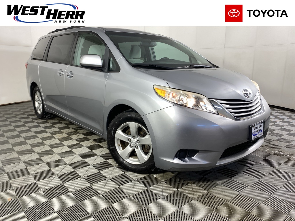 2017 Toyota Sienna LE