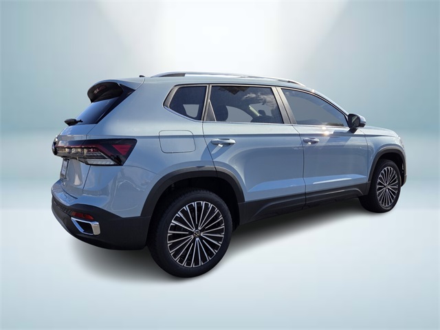 2025 Volkswagen Taos SE photo 4