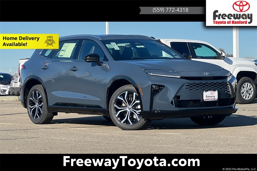 2026 Toyota Crown Signia XLE's photo