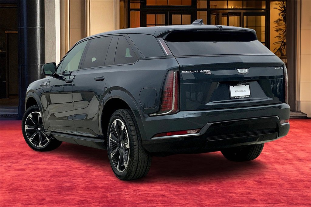 2025 Cadillac Escalade IQ Sport photo 4