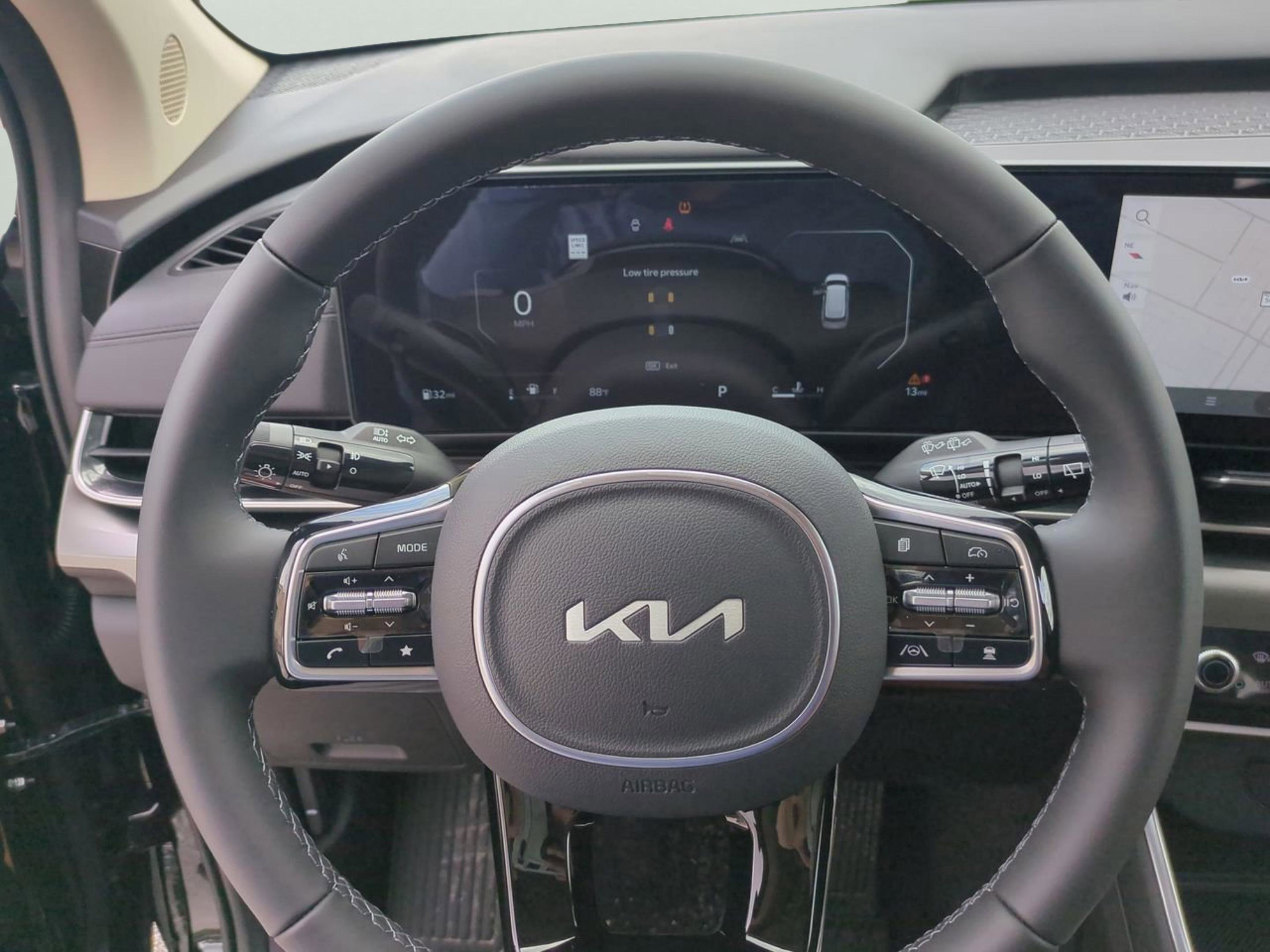 2026 Kia Carnival SX photo 22