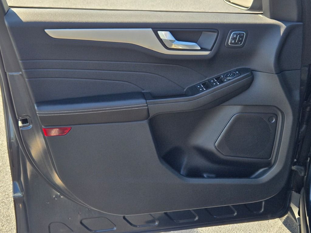 2022 Ford Escape SEL photo 15