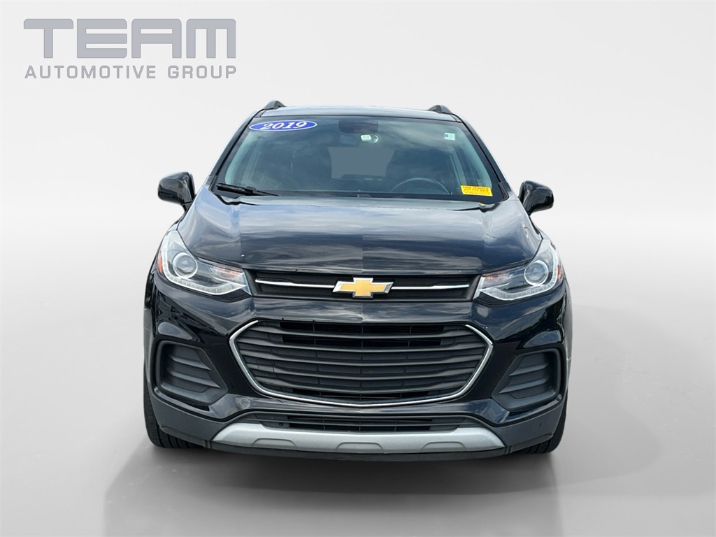 2019 Chevrolet Trax LT photo 2