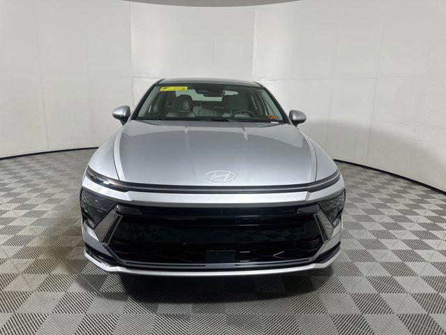 2026 Hyundai Sonata SEL Sport photo 2