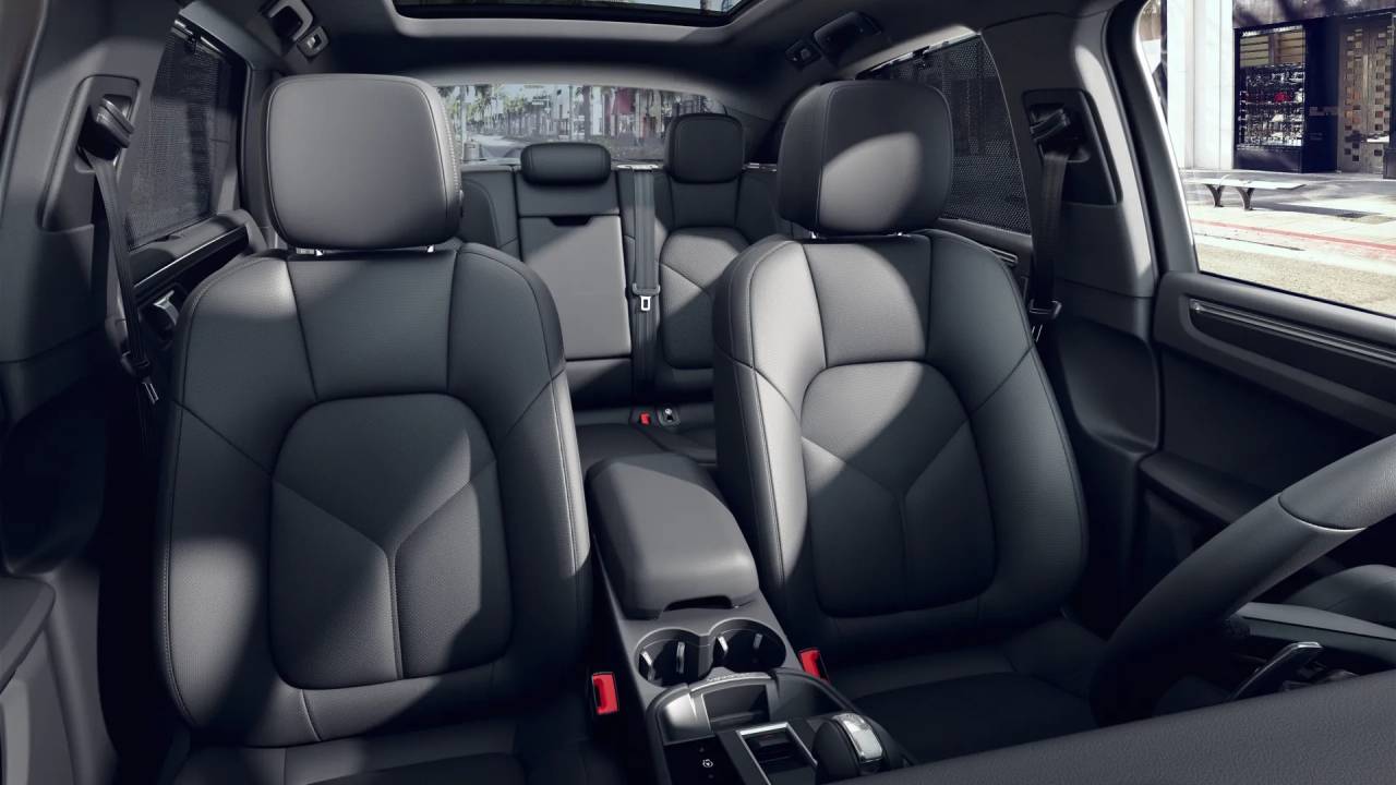 2025 Porsche Macan T photo 6