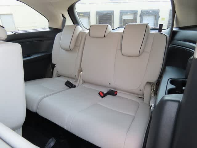 2026 Honda Odyssey Touring photo 14