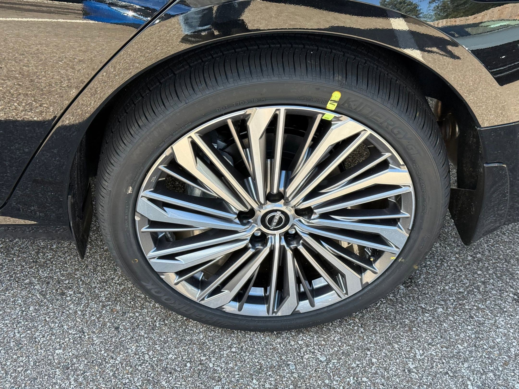 2025 Nissan Altima SL photo 10