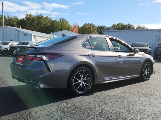 2023 Toyota Camry SE photo 3