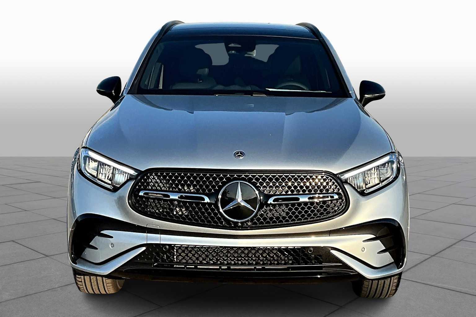 2026 Mercedes Benz GLC 300 4MATIC photo 2