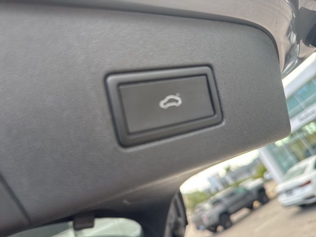2023 Volkswagen ID.4 Pro Plus photo 7