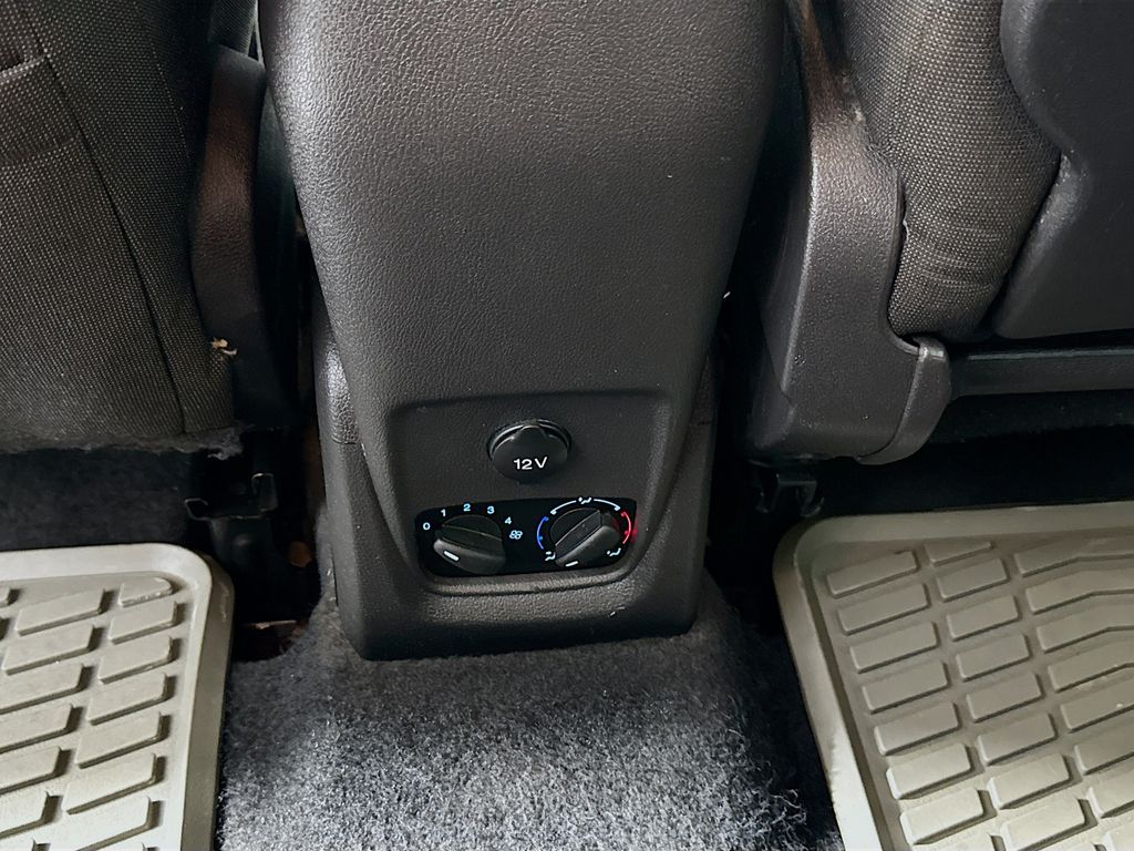2015 Ford Transit Connect XLT photo 23
