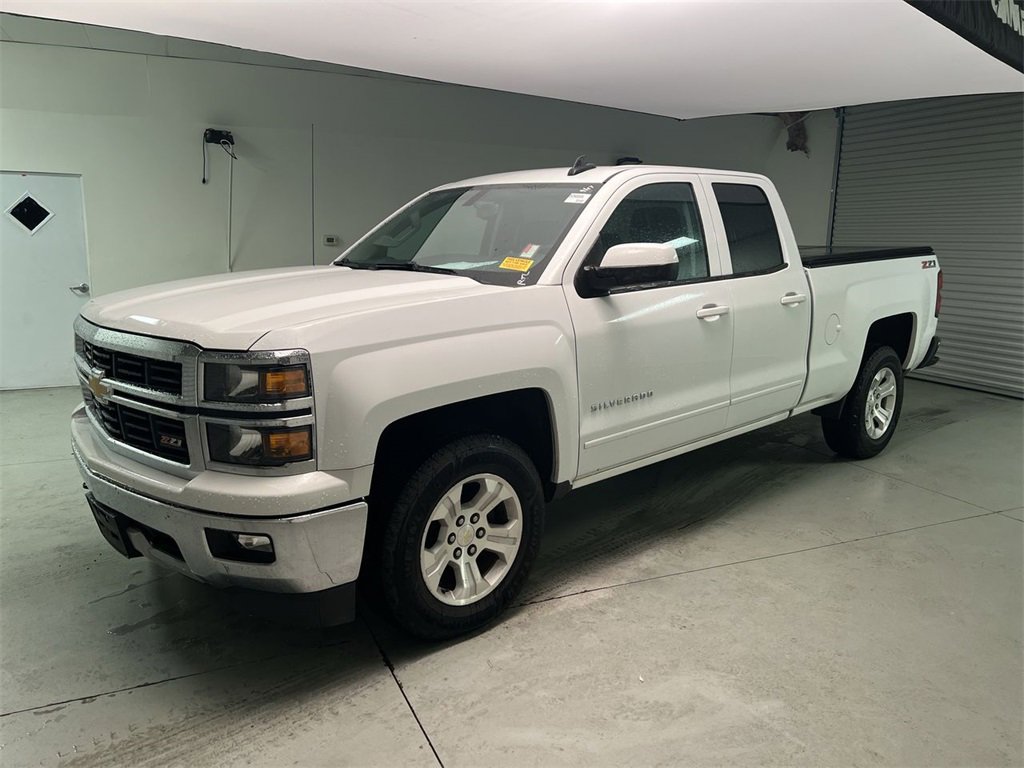 2015 Chevrolet Silverado 1500 LT photo 3
