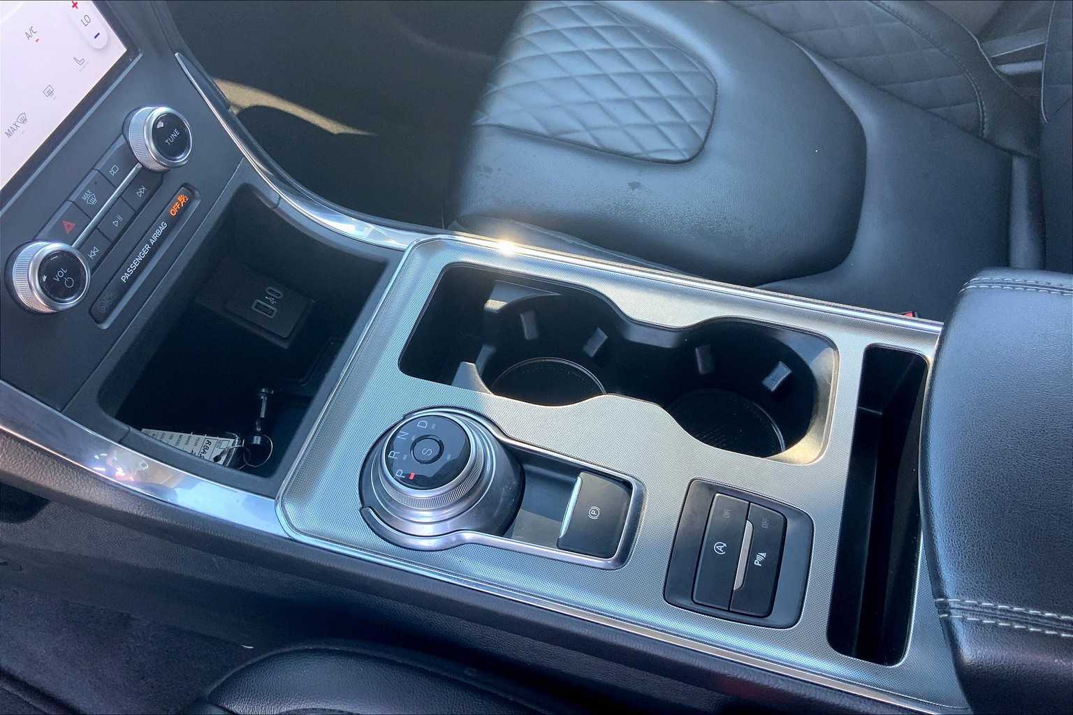 2024 Ford Edge Titanium photo 15