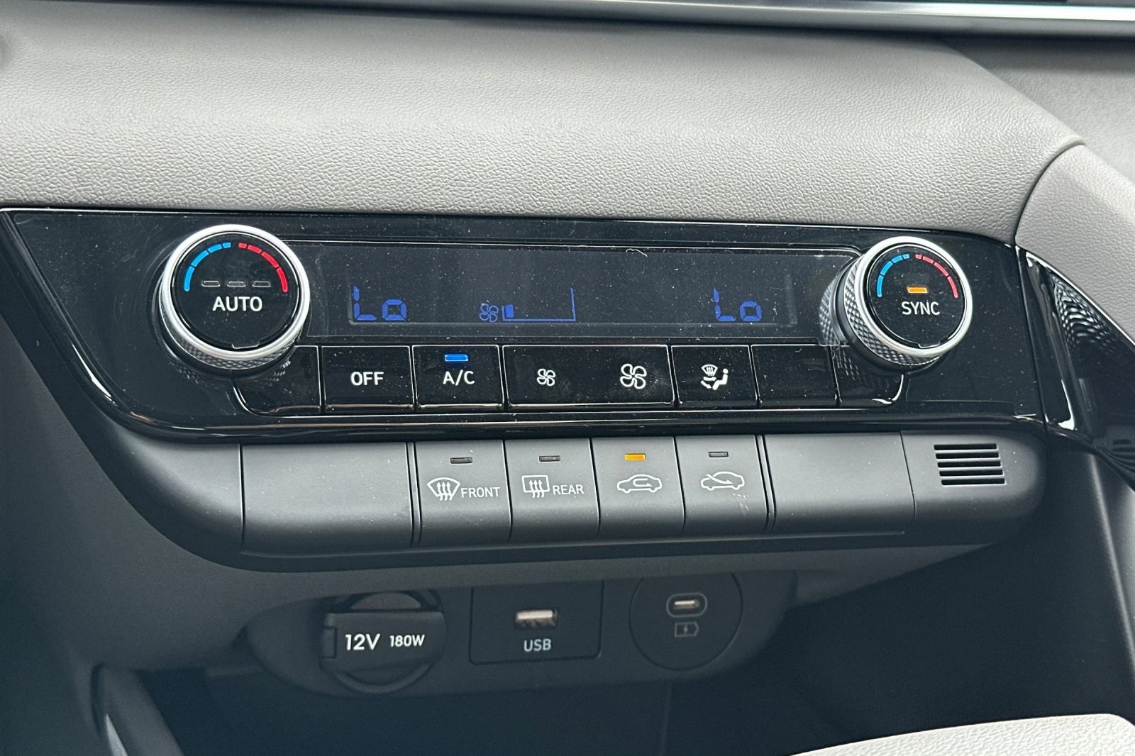 2025 Hyundai Elantra Hybrid Blue photo 21
