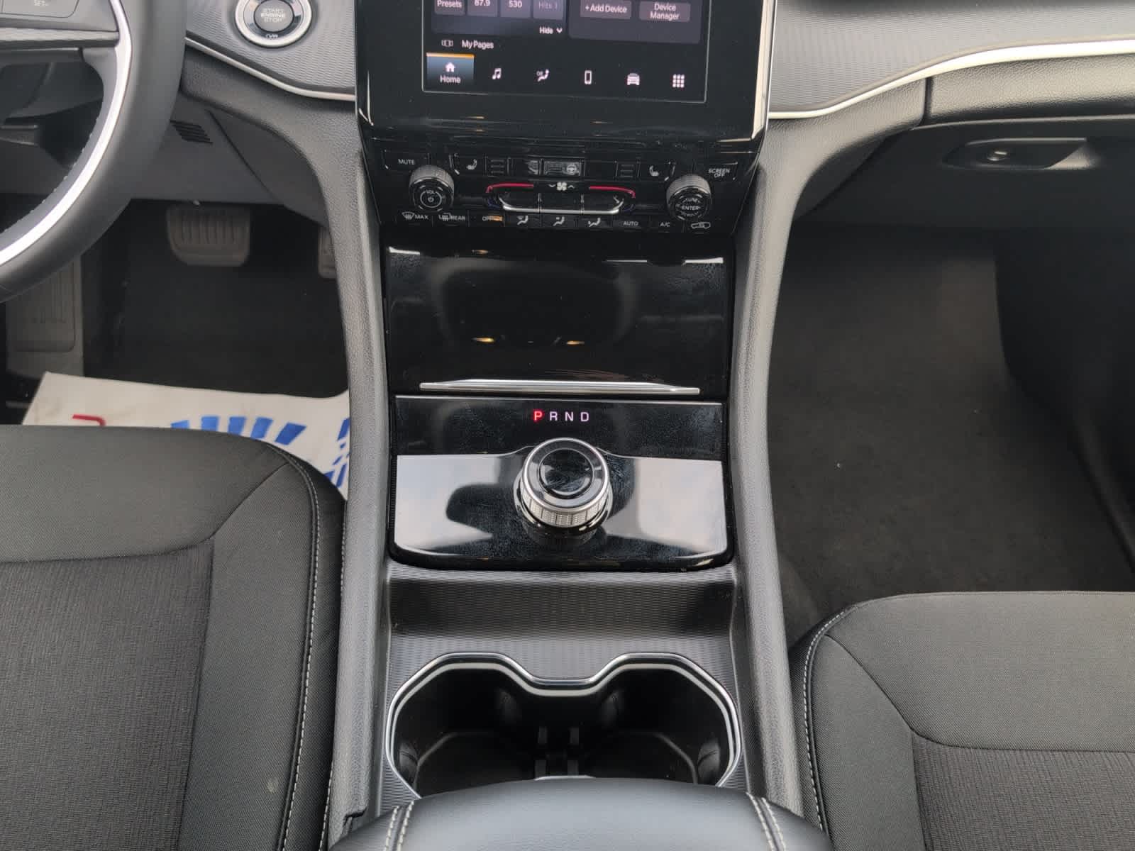 2024 Jeep Grand Cherokee Laredo photo 14