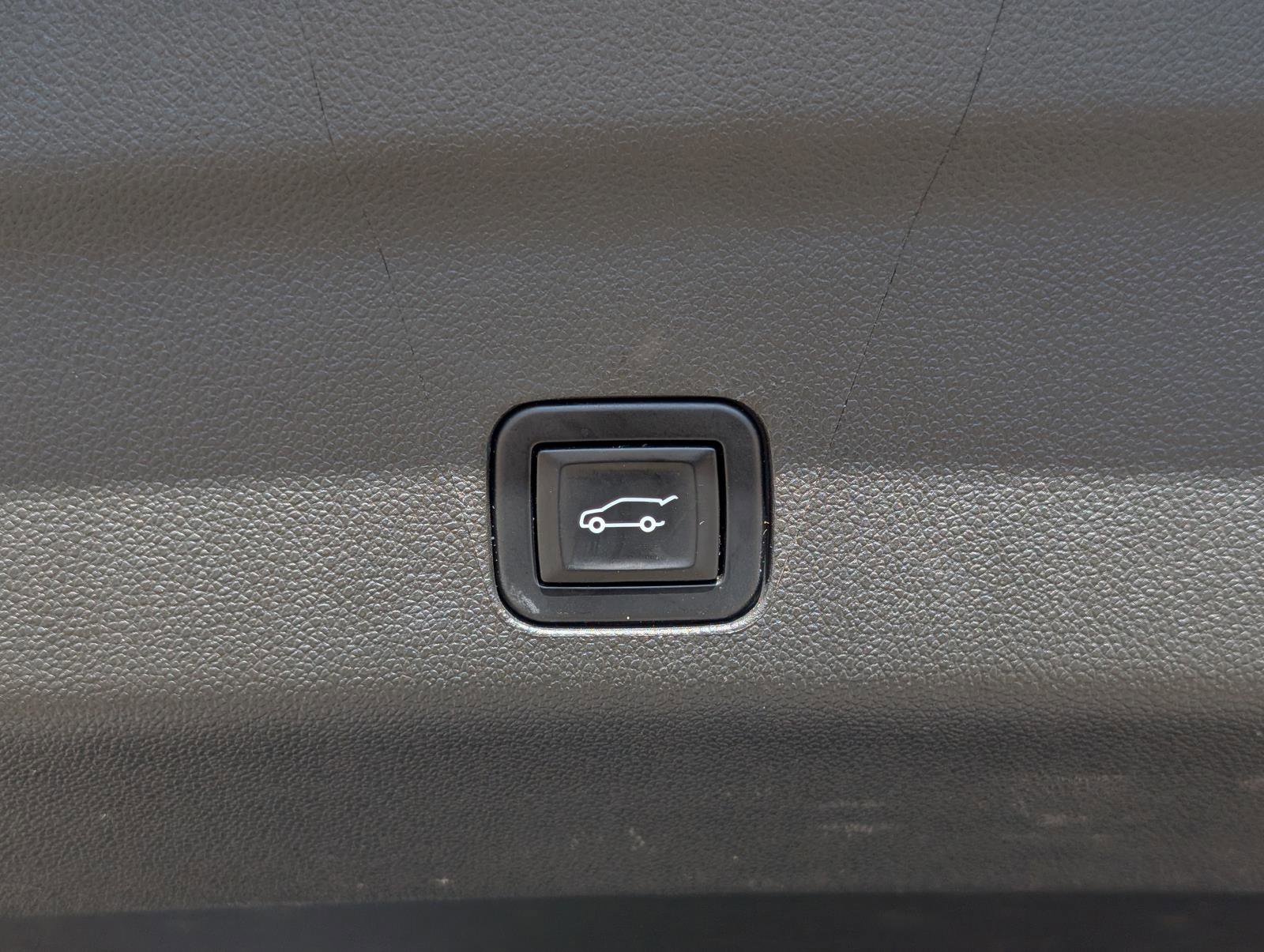 2022 Chevrolet Tahoe Z71 photo 11