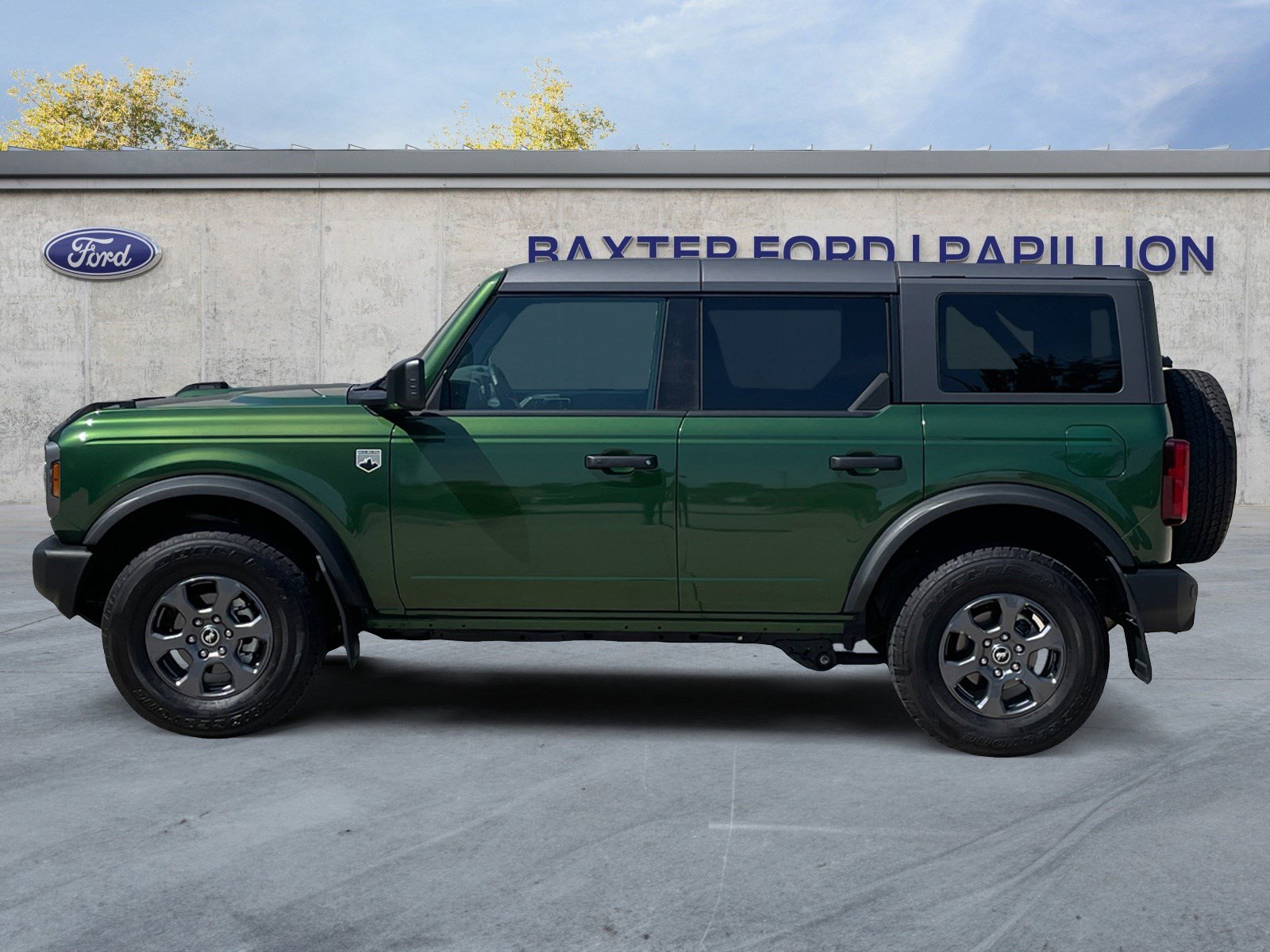2024 Ford Bronco Big Bend photo 2
