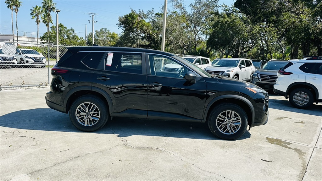 2026 Nissan Rogue S photo 8