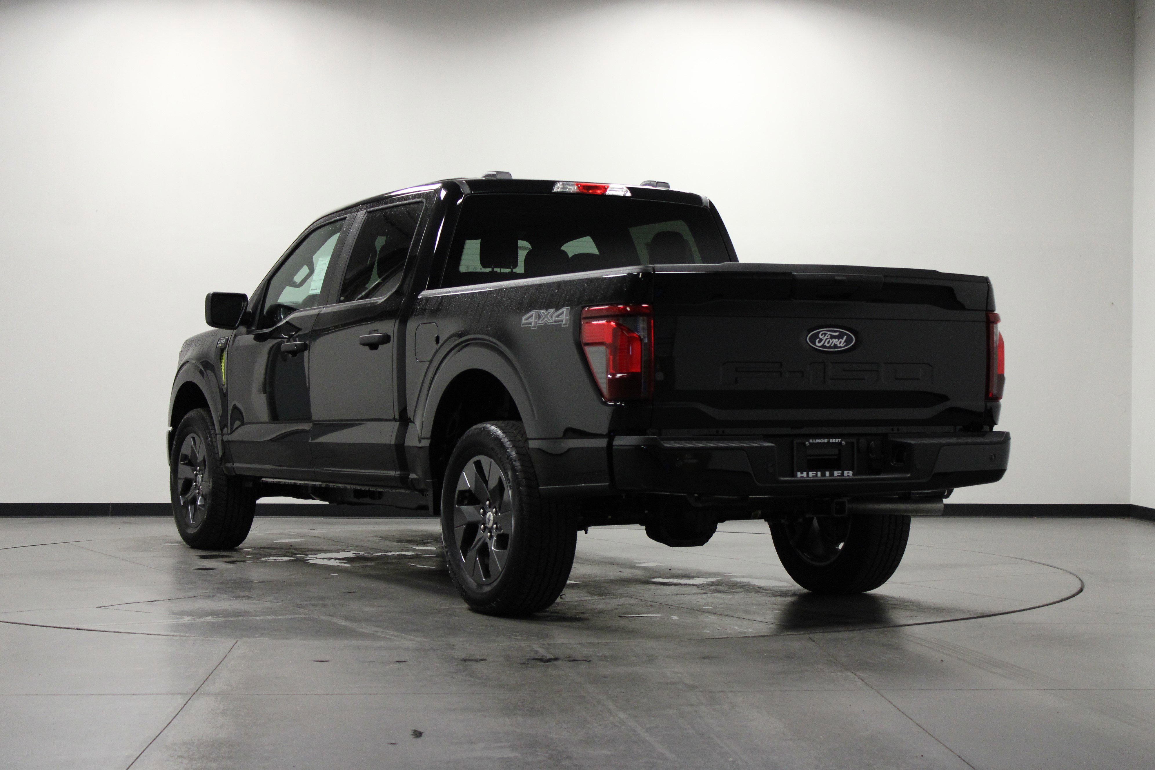 2025 Ford F-150 STX photo 4