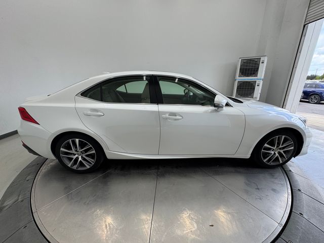 2019 Lexus IS 300 photo 14