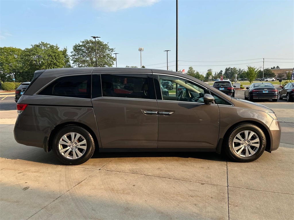 2016 Honda Odyssey SE photo 6