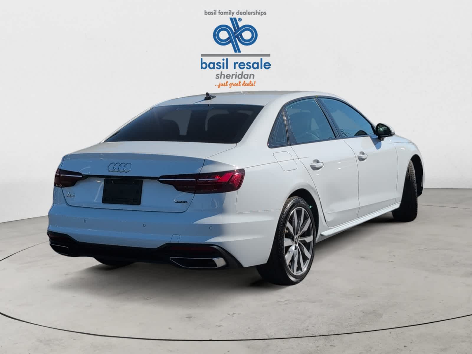 2023 Audi A4 Premium Plus 40 TFSI Quattro photo 6