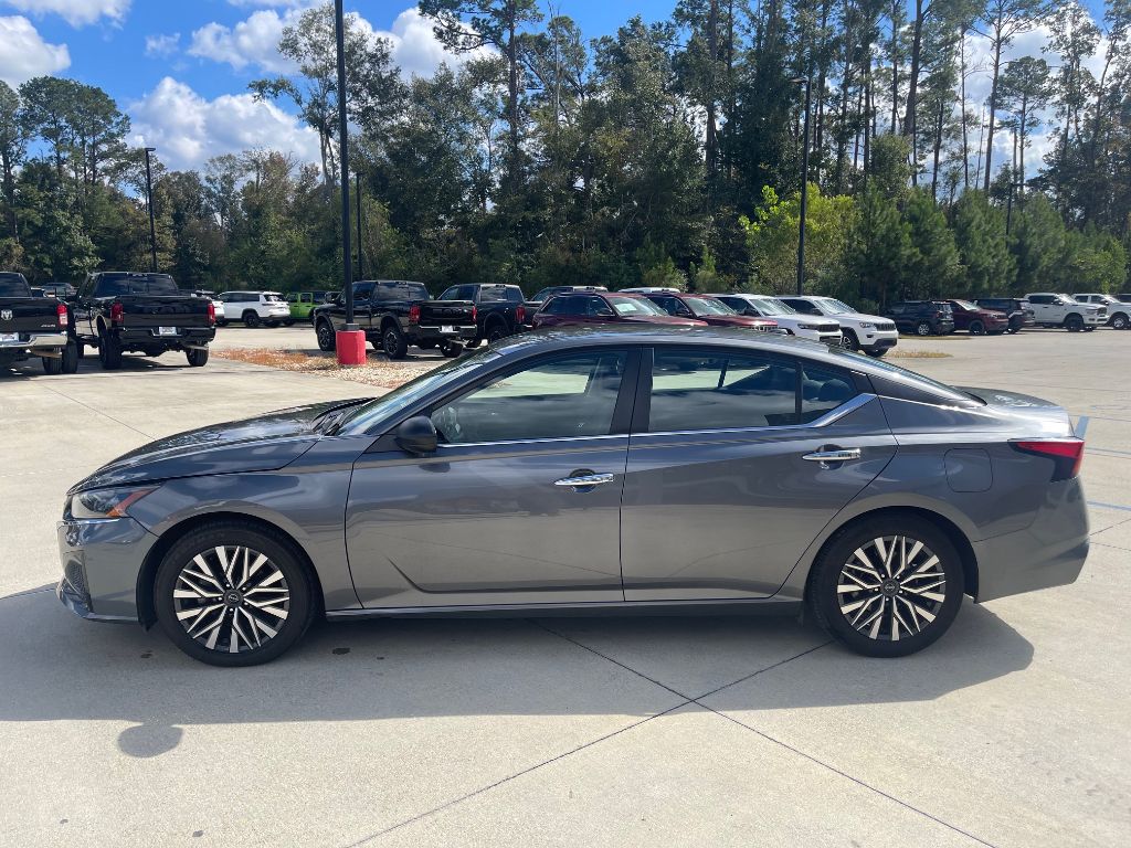 2024 Nissan Altima 2.5 SV photo 4