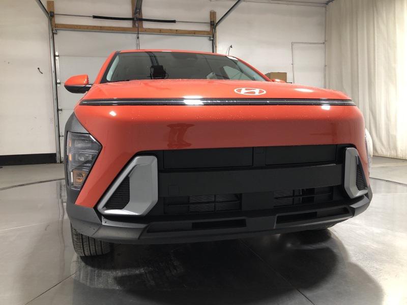 2026 Hyundai Kona SE photo 2