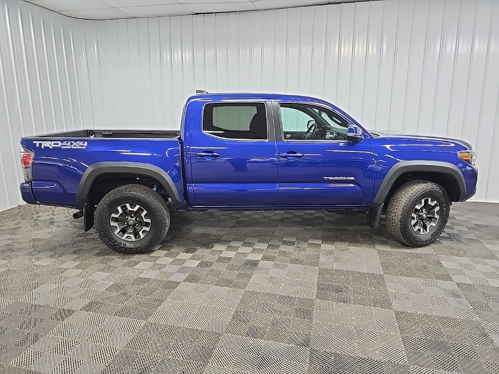 2022 Toyota Tacoma TRD Off-Road V6 photo 2