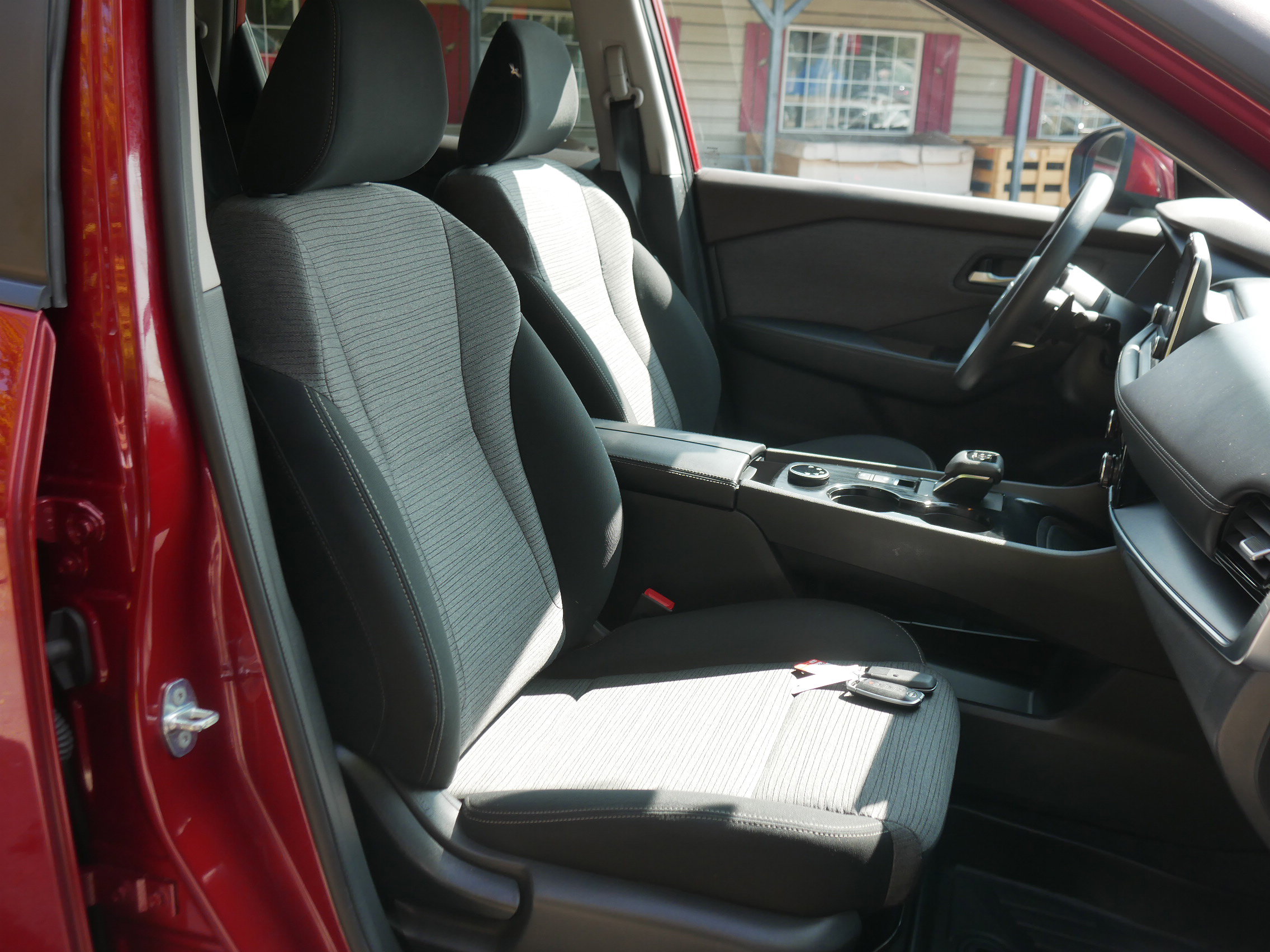 2023 Nissan Rogue SV photo 8